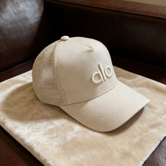 Alo Yoga Beige Embroidered Mesh Trucker Hat - Picture 3 of 6